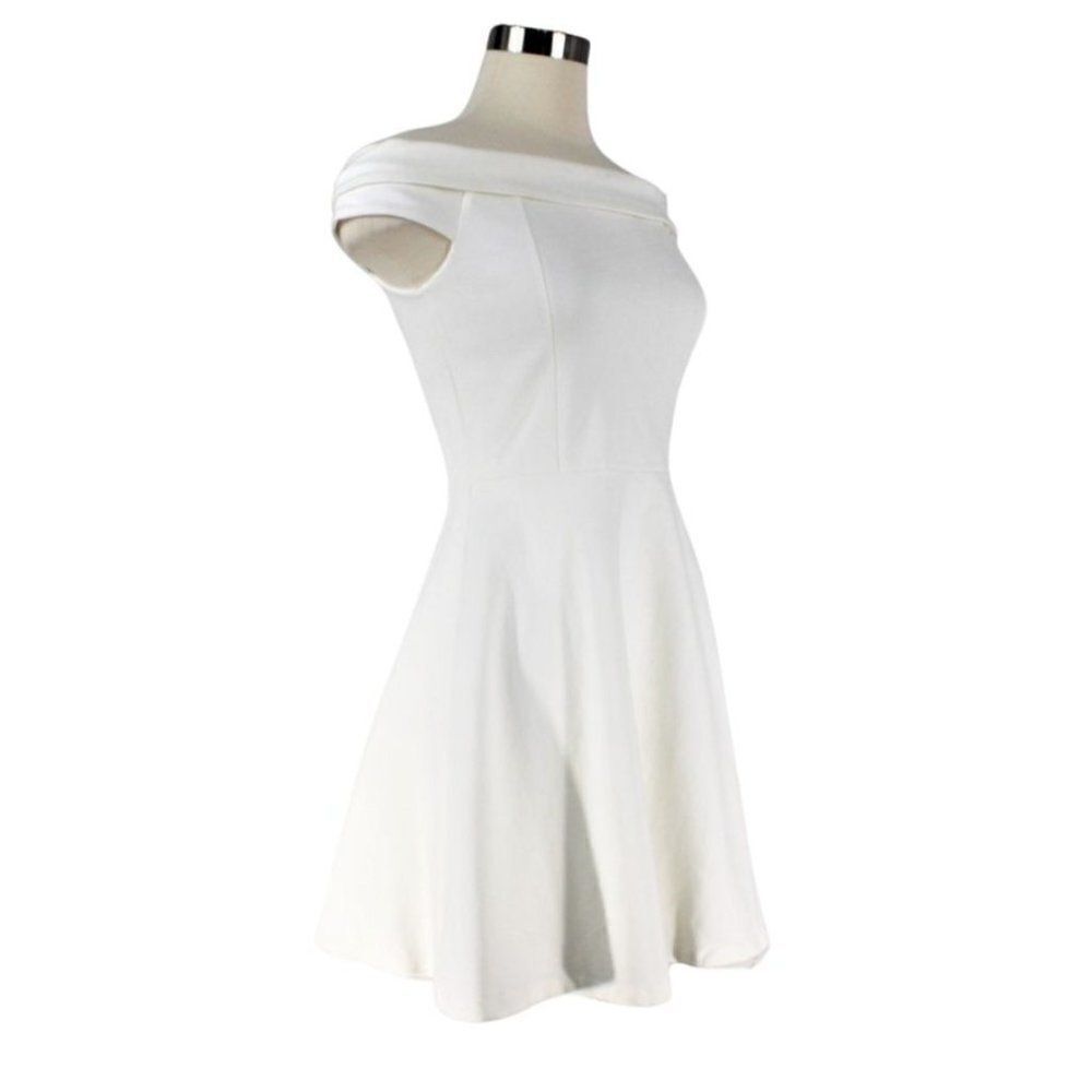 Off-Shoulder Skater Fit & Flare Knee Length Dress Lined White Women's Size Med